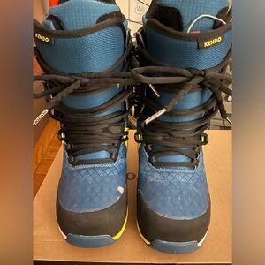 Burton Kendo lace up snowboard boots sz 7 men’s